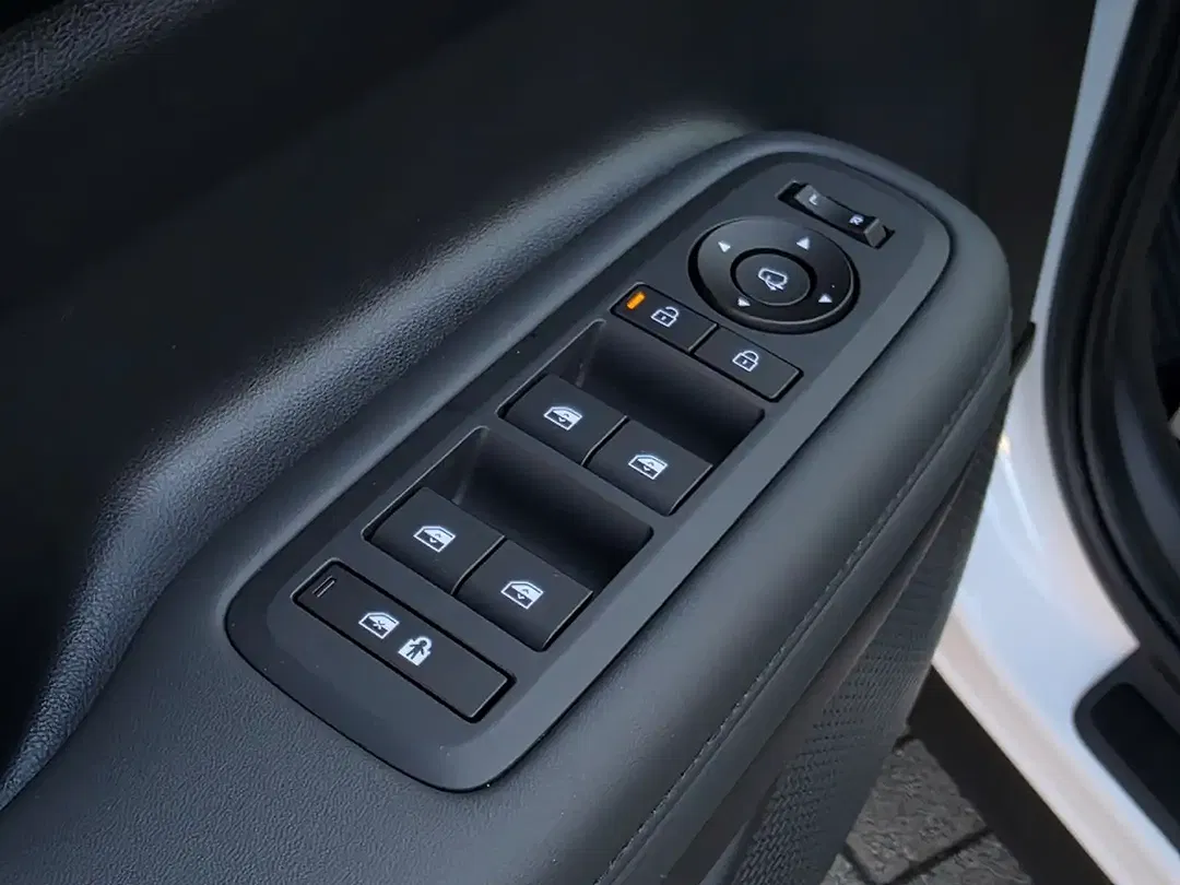 Hyundai SANTA FE - Thumbnail 32