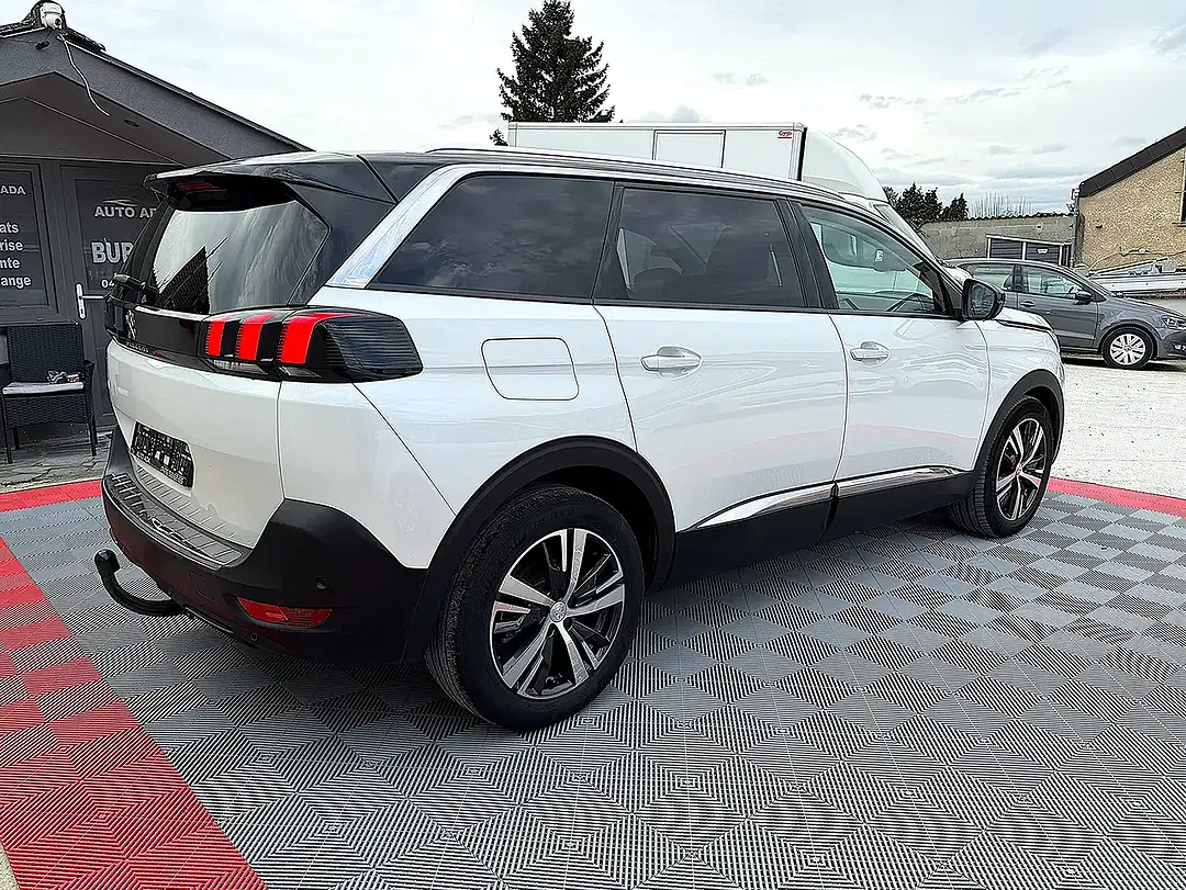 Peugeot 5008 - Thumbnail 6