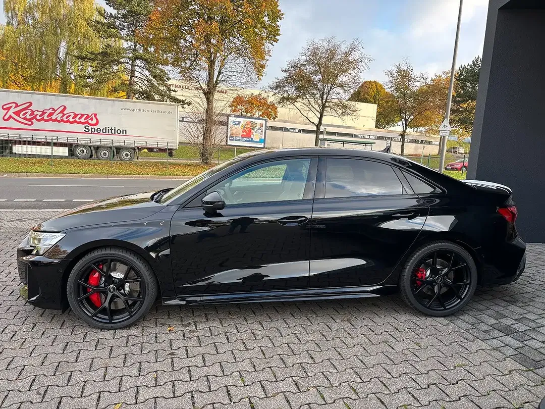 Audi RS3 - Thumbnail 2