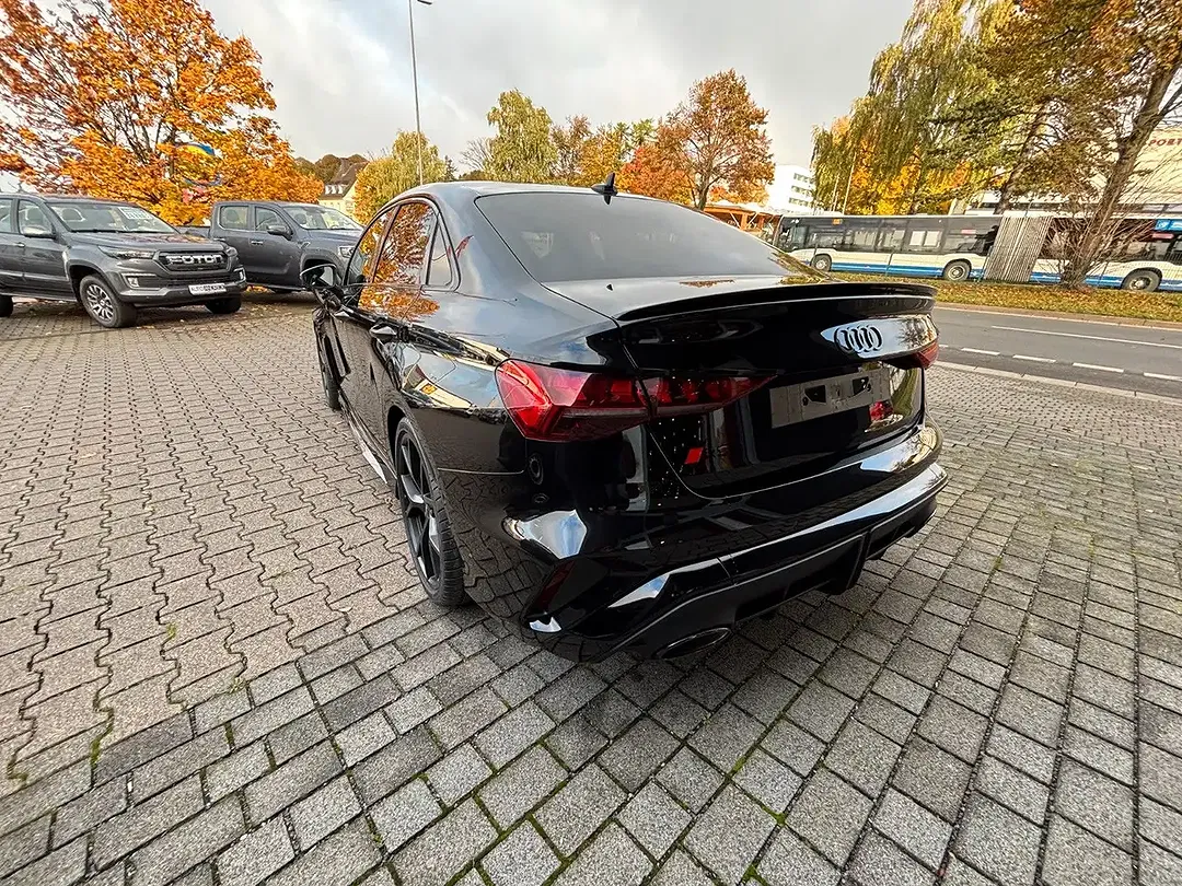 Audi RS3 - Thumbnail 3