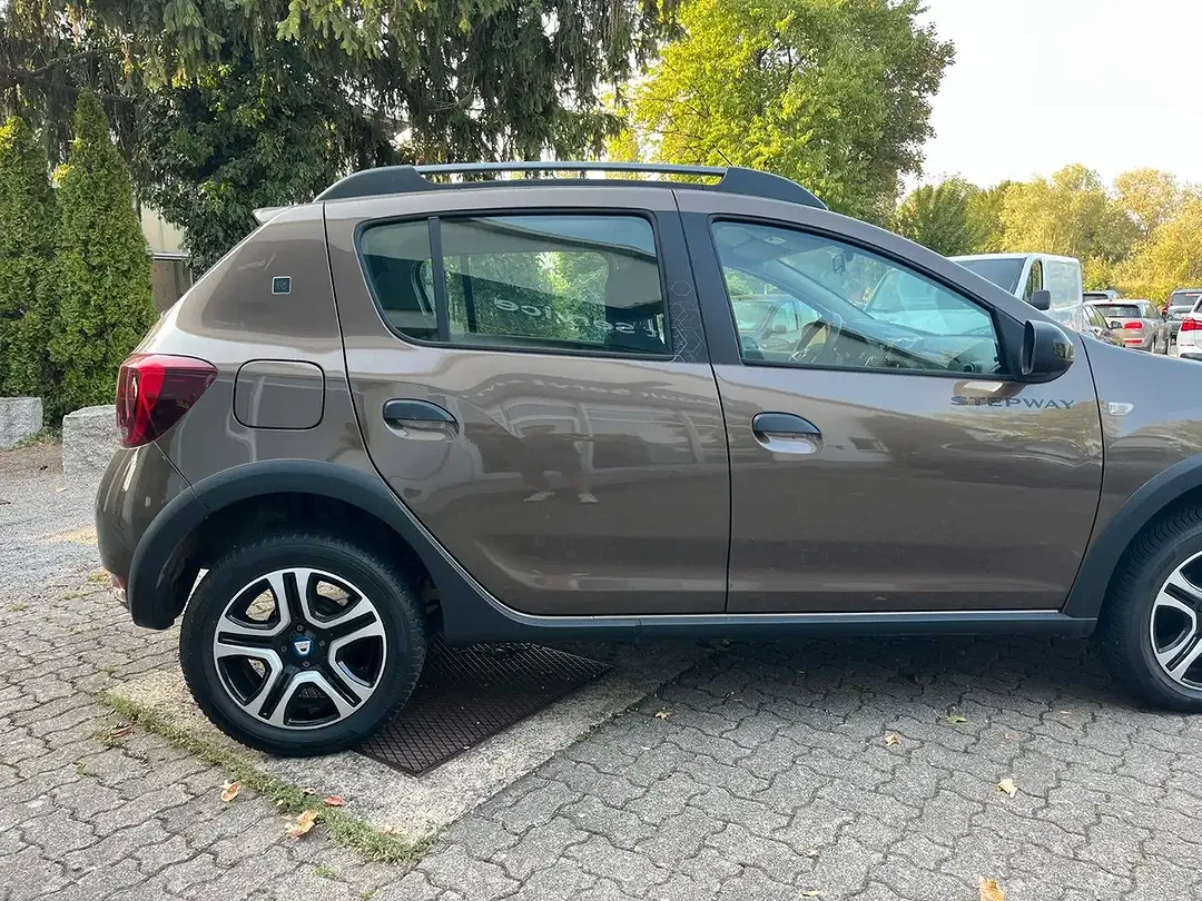 Dacia Sandero - Thumbnail 3