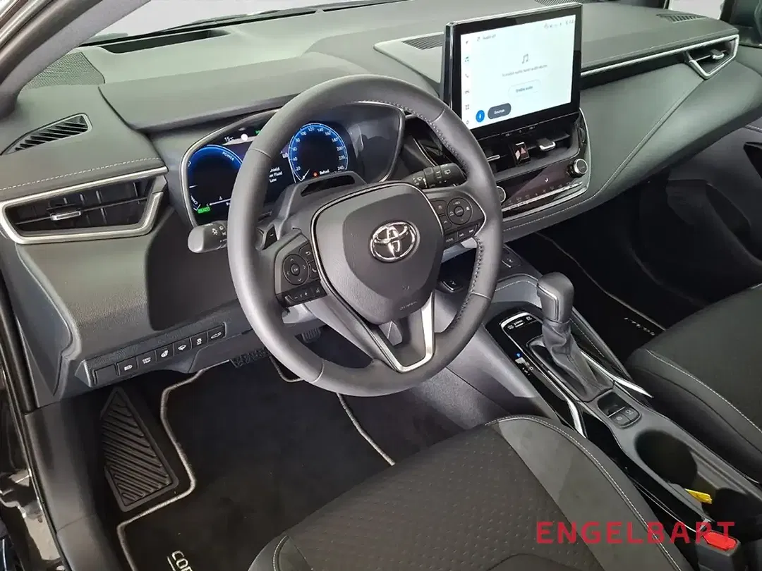 Toyota Corolla - Thumbnail 6