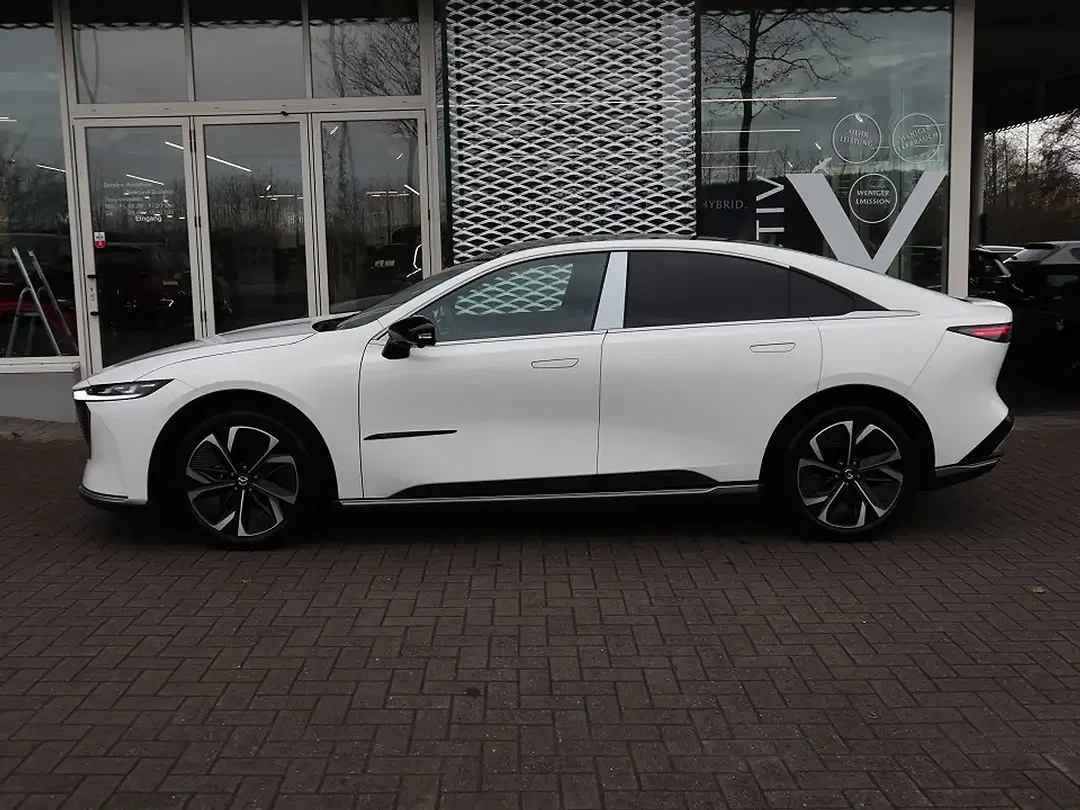 Mazda 6e - Thumbnail 2