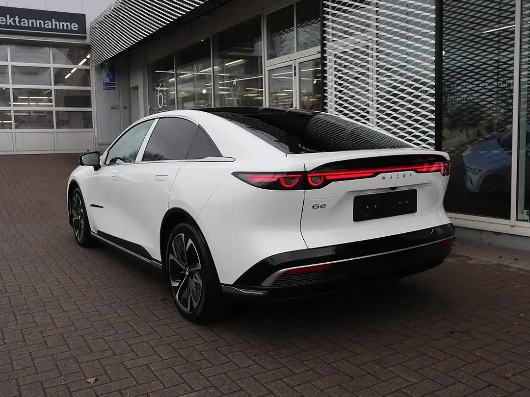 Mazda 6e - Thumbnail 3