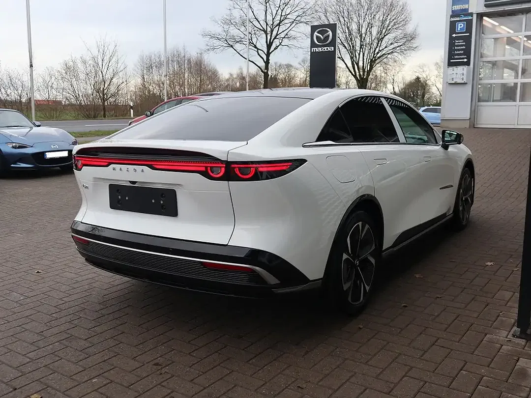 Mazda 6e - Thumbnail 5