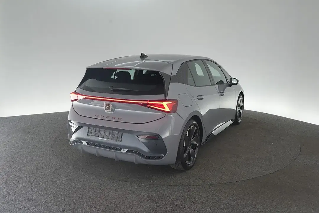 CUPRA Born - Thumbnail 2