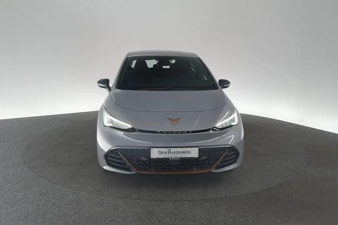 CUPRA Born - Thumbnail 3