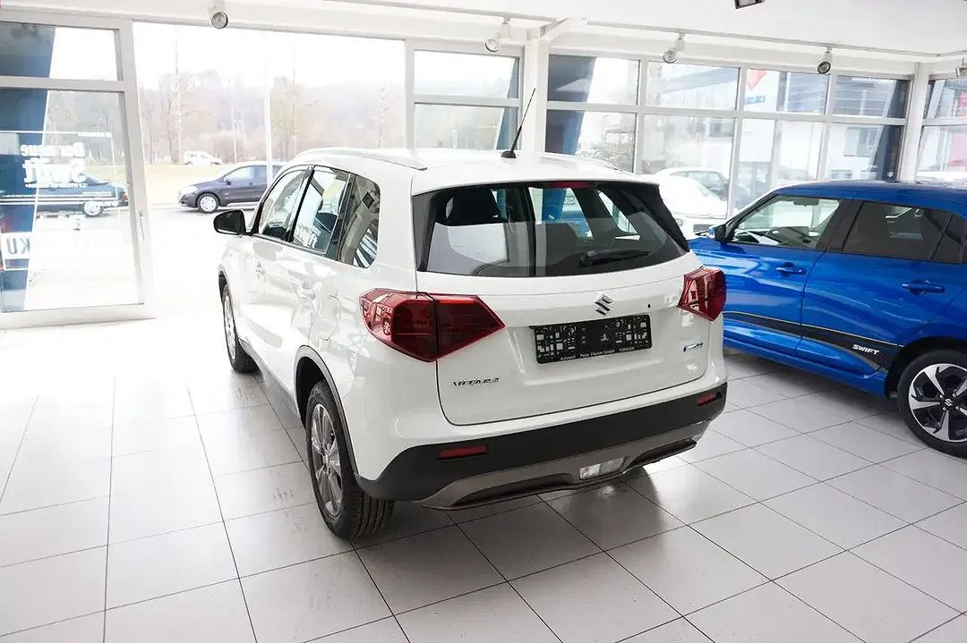 Suzuki Vitara - Thumbnail 5