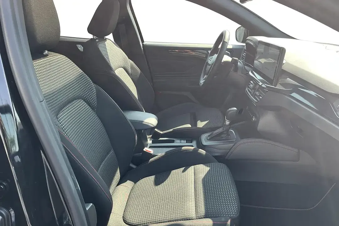 Ford Focus - Thumbnail 6