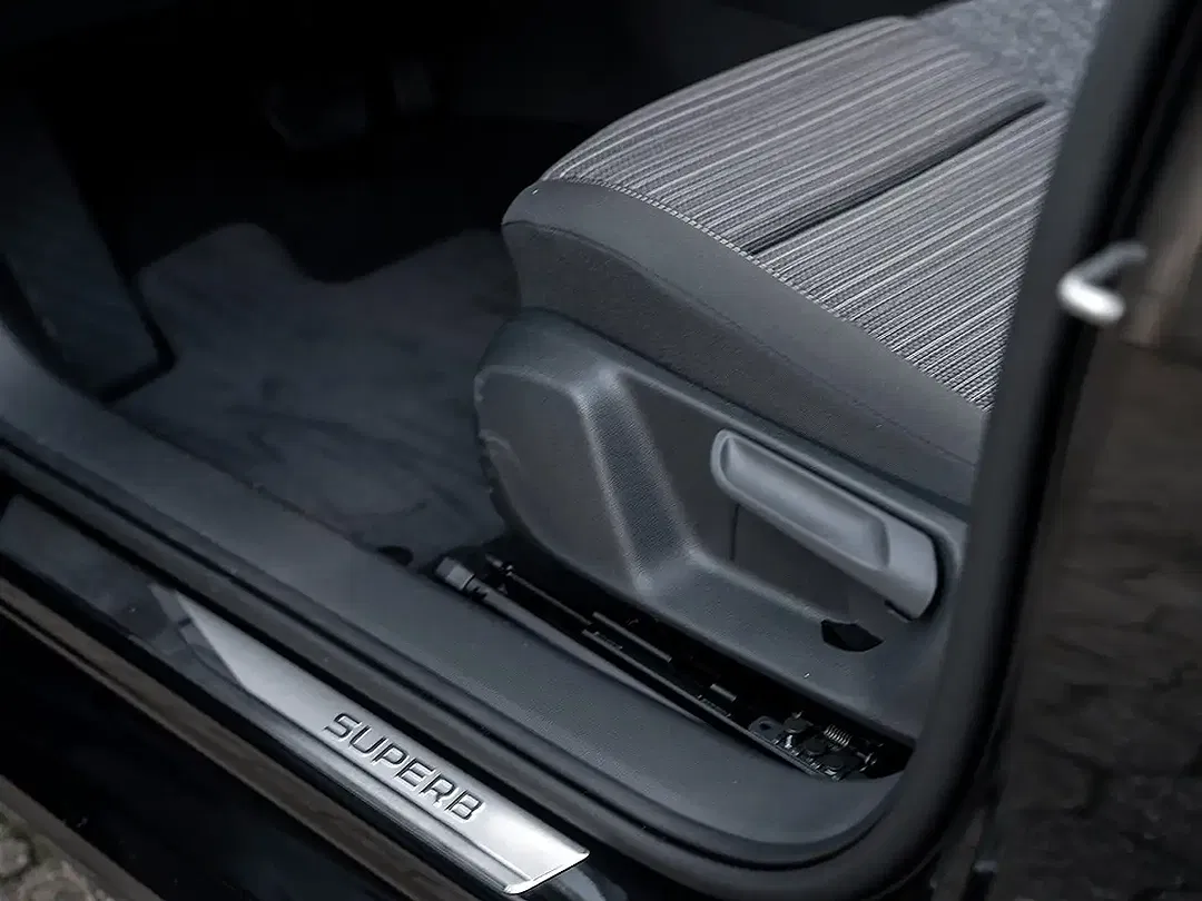 Skoda Superb - Thumbnail 15