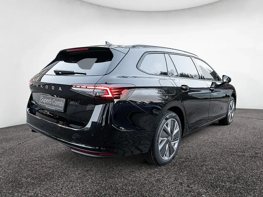 Skoda Superb - Thumbnail 3