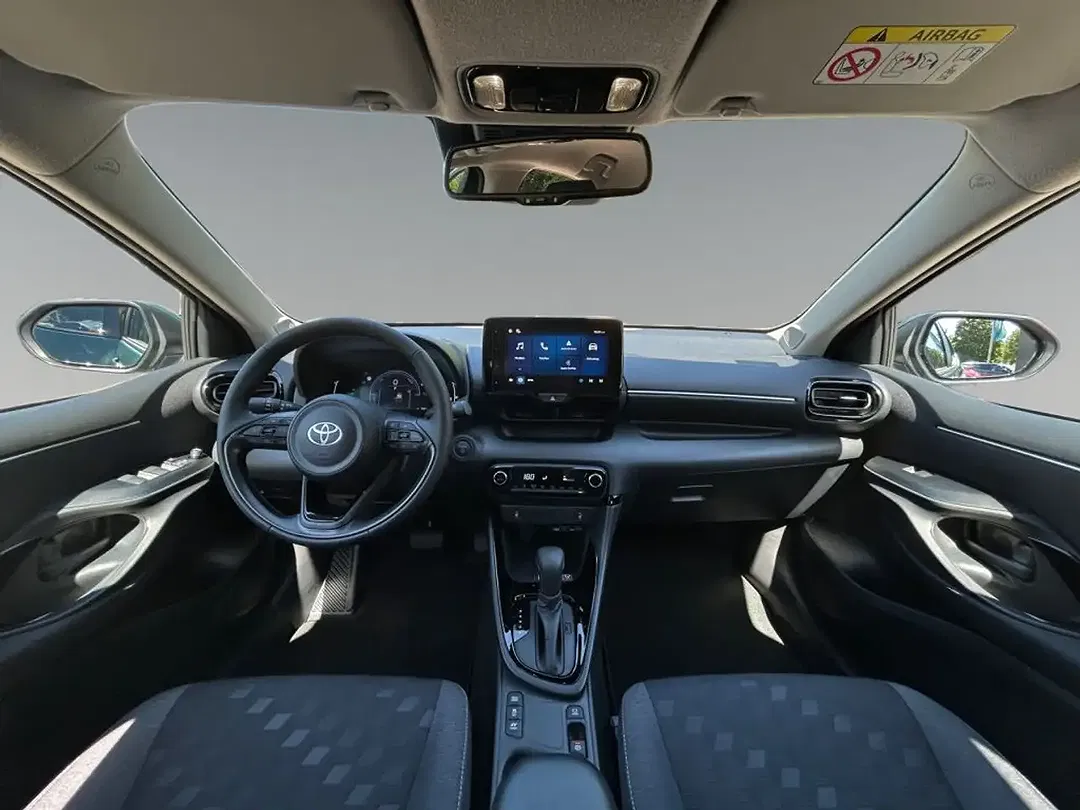 Toyota Yaris - Thumbnail 10