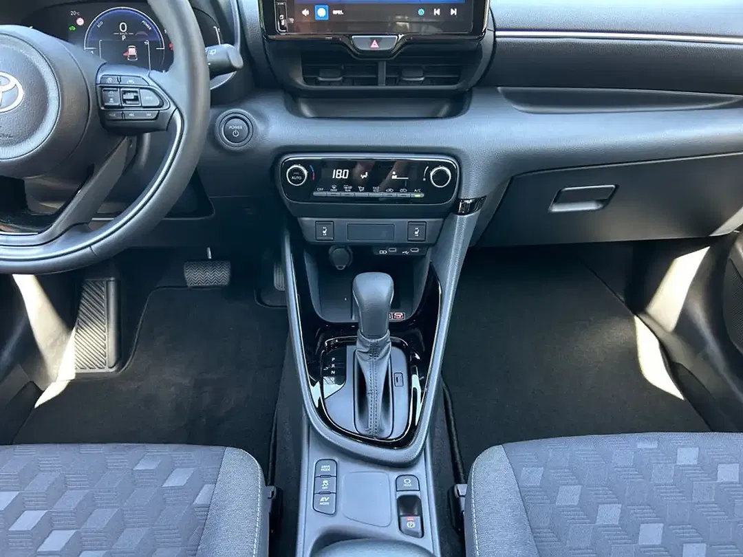 Toyota Yaris - Thumbnail 11