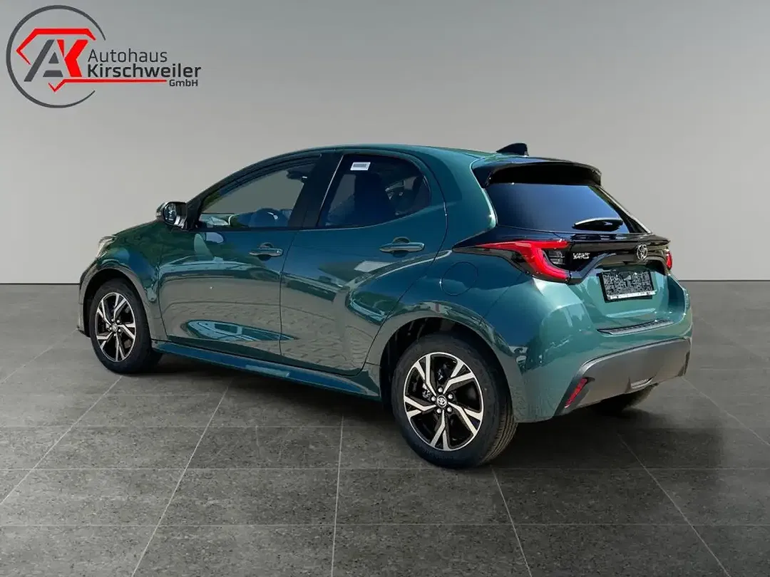Toyota Yaris - Thumbnail 3