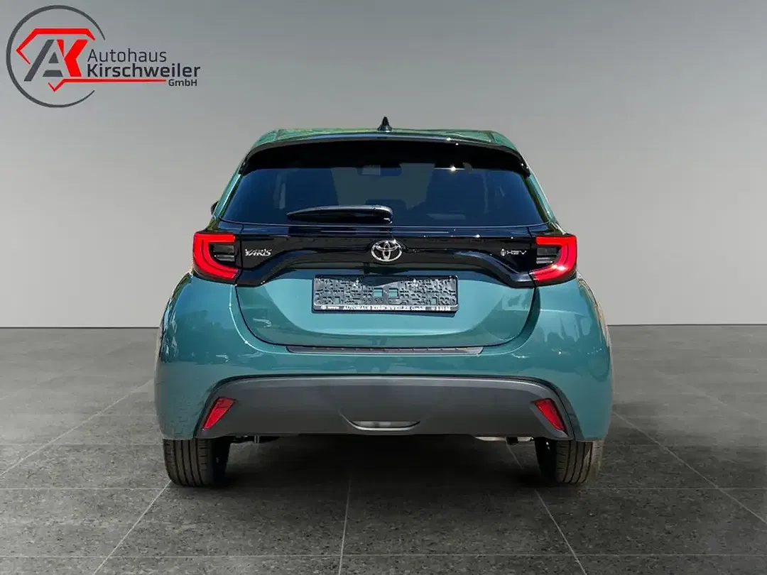 Toyota Yaris - Thumbnail 4