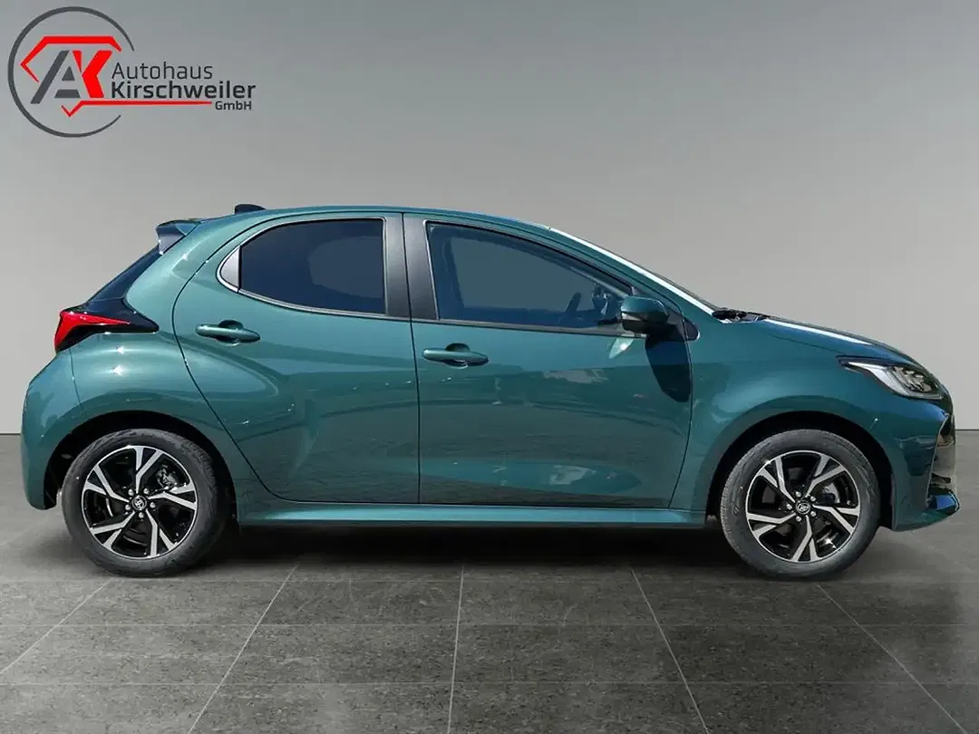 Toyota Yaris - Thumbnail 6