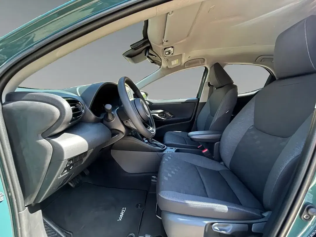 Toyota Yaris - Thumbnail 9