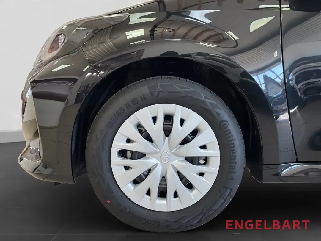 Toyota Yaris - Thumbnail 14