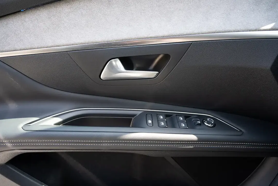 Peugeot 3008 - Thumbnail 12