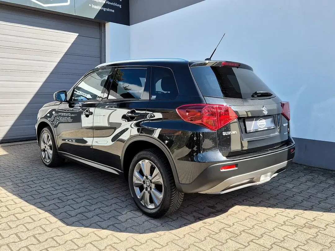 Suzuki Vitara - Thumbnail 5