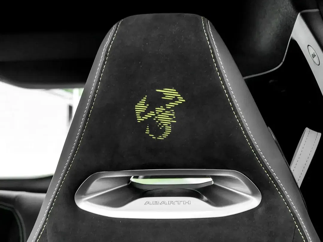 Abarth 500e - Thumbnail 13