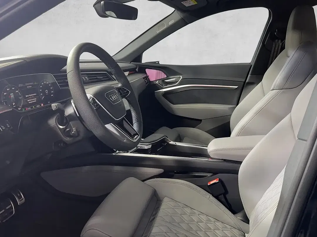 Audi SQ8 - Thumbnail 6
