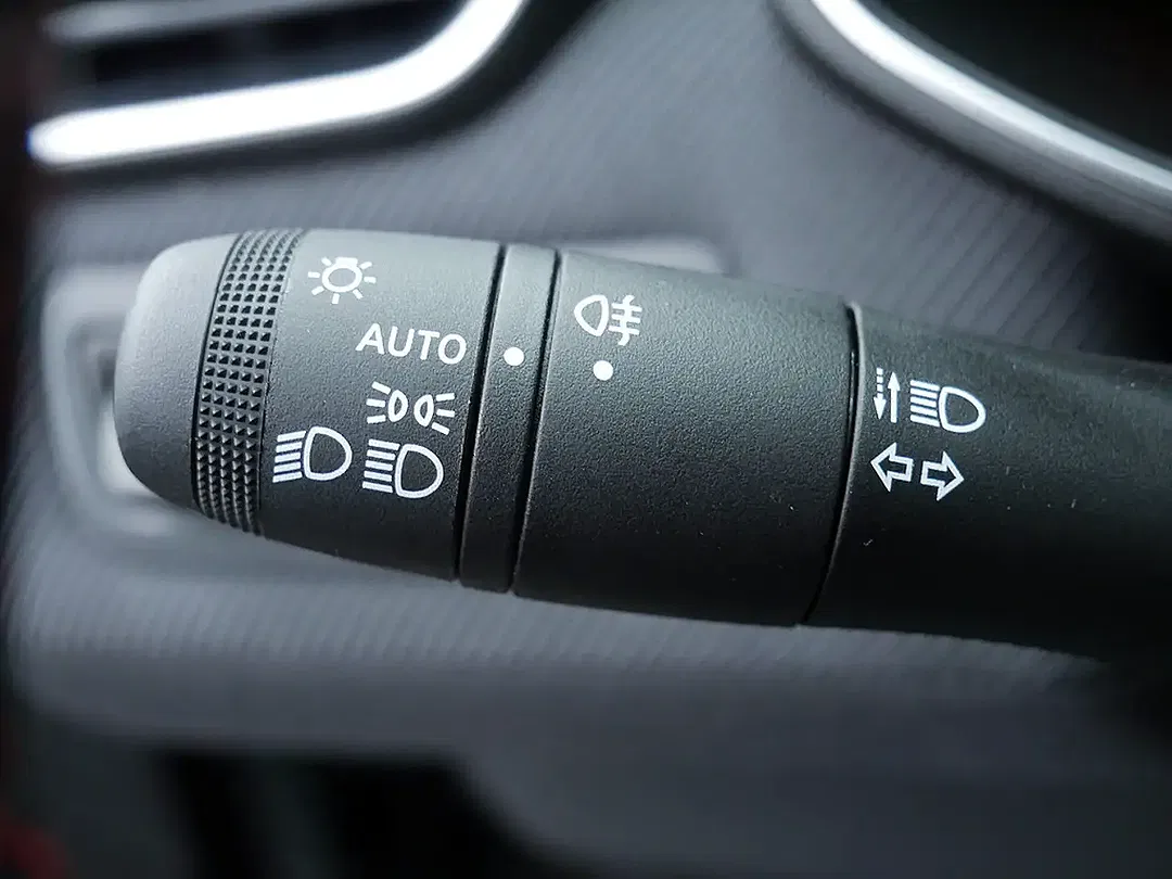 Renault Clio - Thumbnail 15