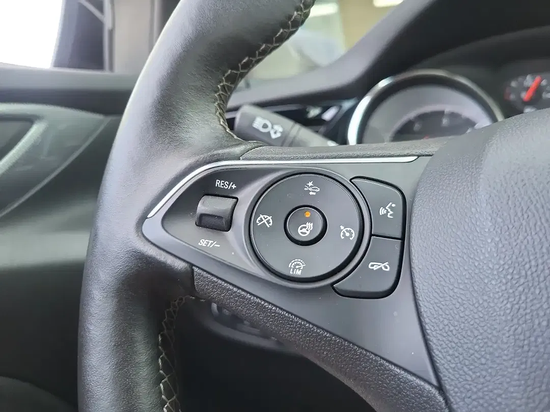 Opel Insignia - Thumbnail 13