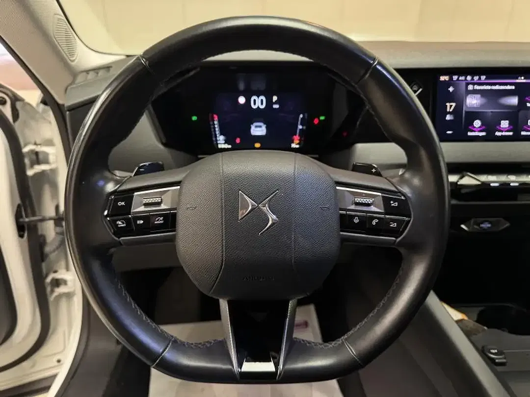 DS Automobiles DS 4 - Thumbnail 2