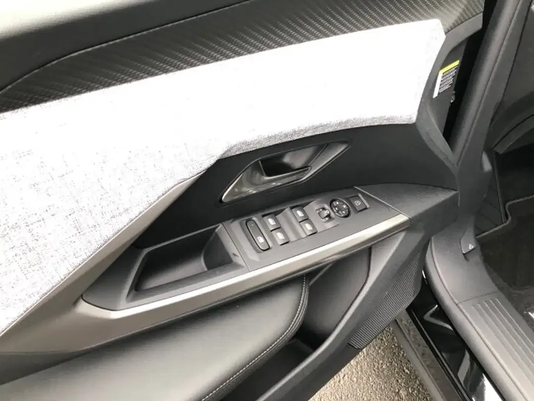 Peugeot 3008 - Thumbnail 6