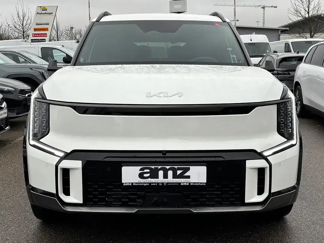 Kia EV9 - Thumbnail 2