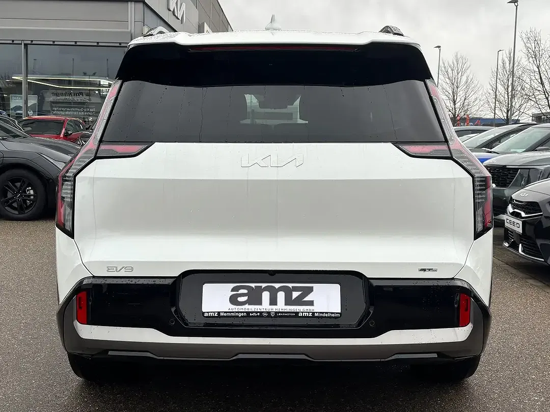 Kia EV9 - Thumbnail 5