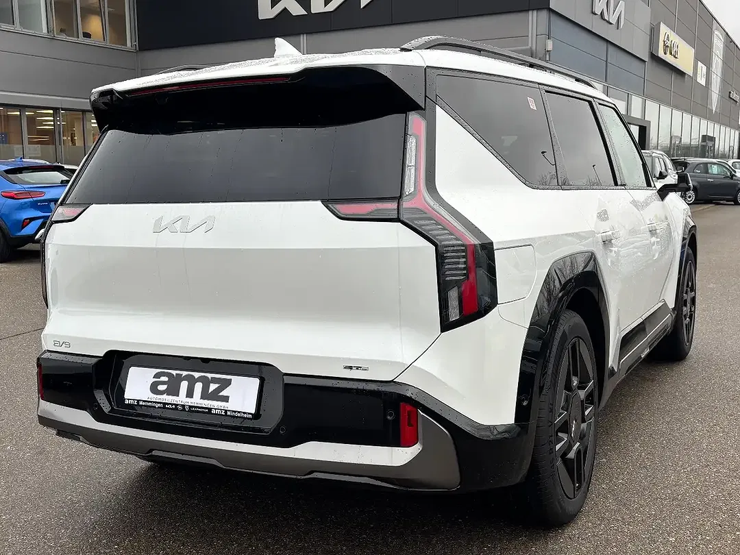 Kia EV9 - Thumbnail 6