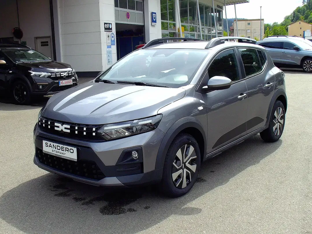 Dacia Sandero - Thumbnail 1