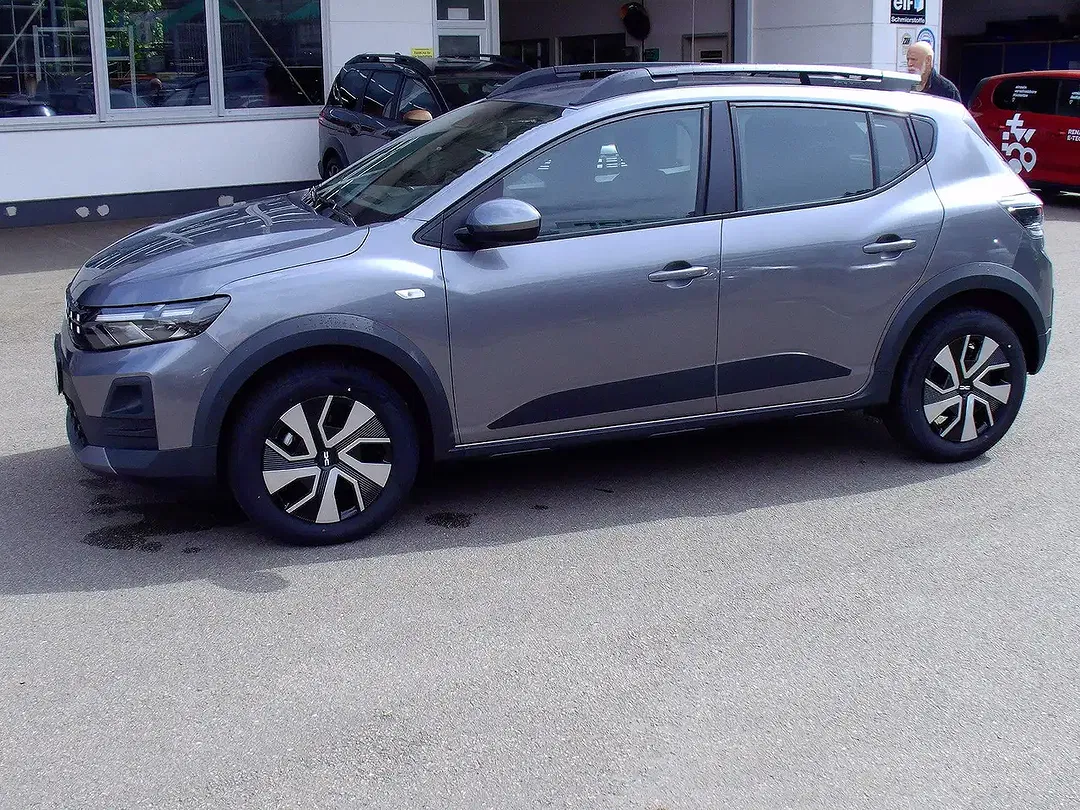 Dacia Sandero - Thumbnail 2