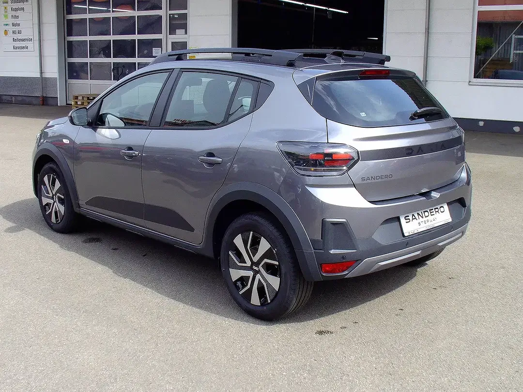 Dacia Sandero - Thumbnail 3