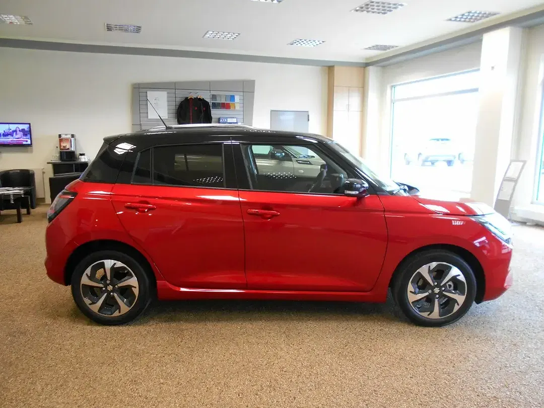 Suzuki Swift - Thumbnail 3