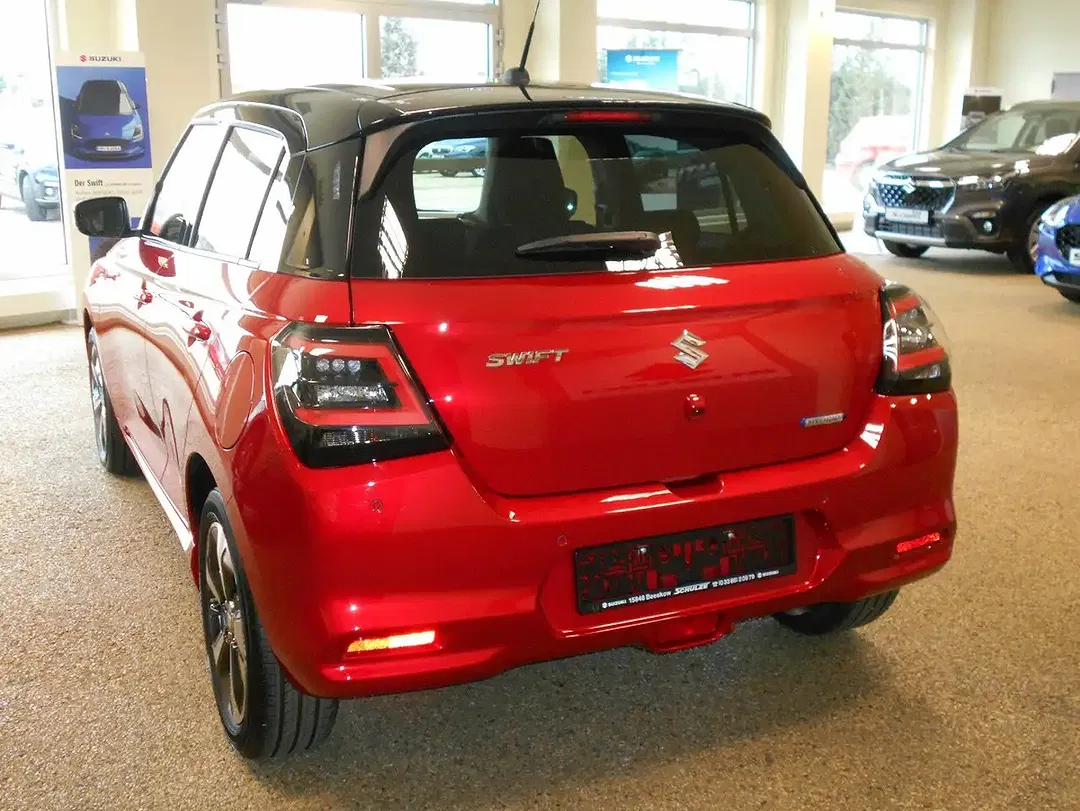 Suzuki Swift - Thumbnail 4