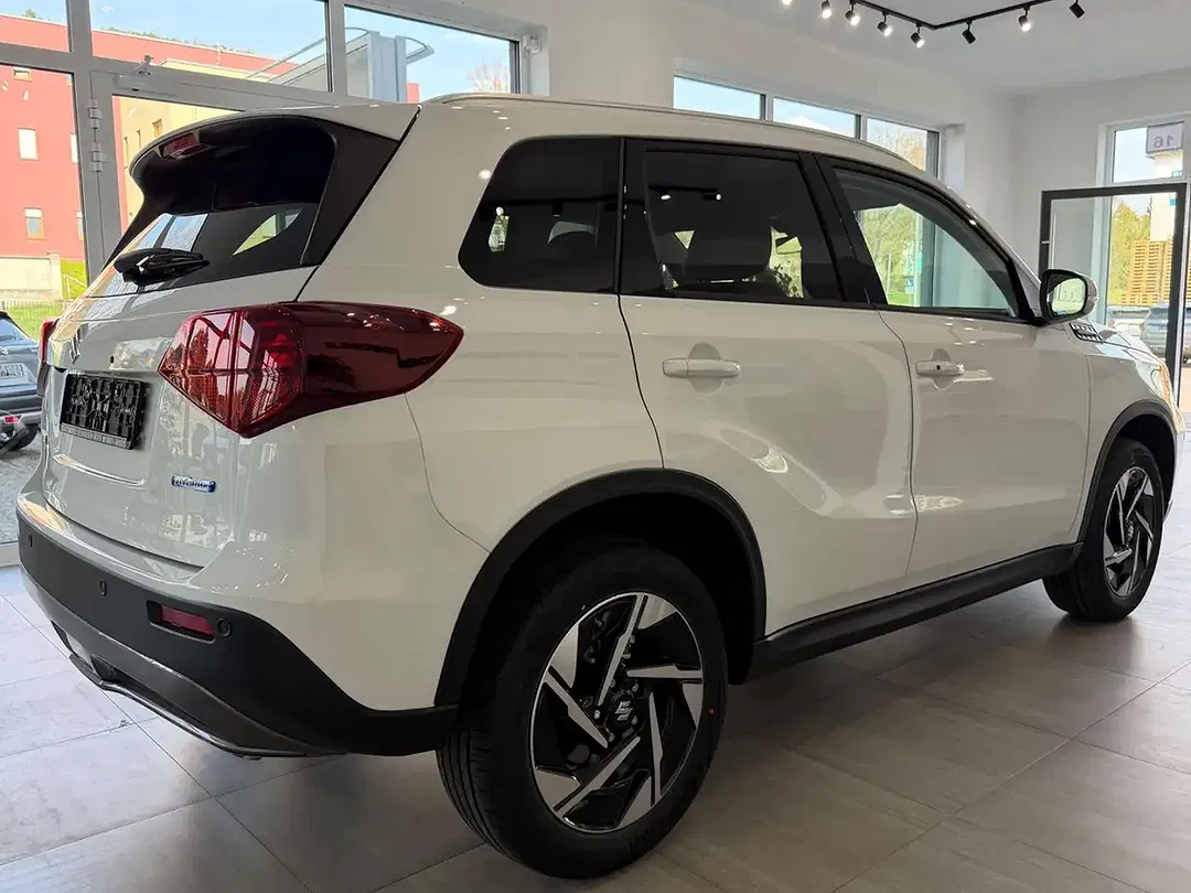 Suzuki Vitara - Thumbnail 4