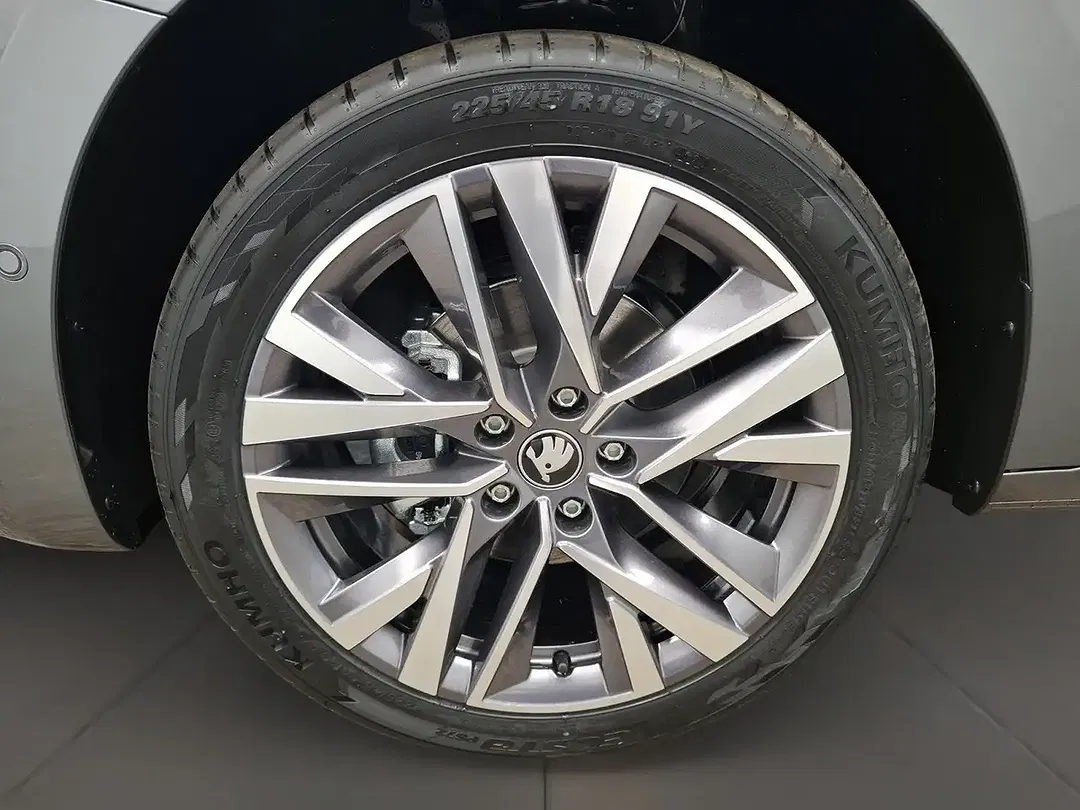 Skoda Octavia - Thumbnail 5
