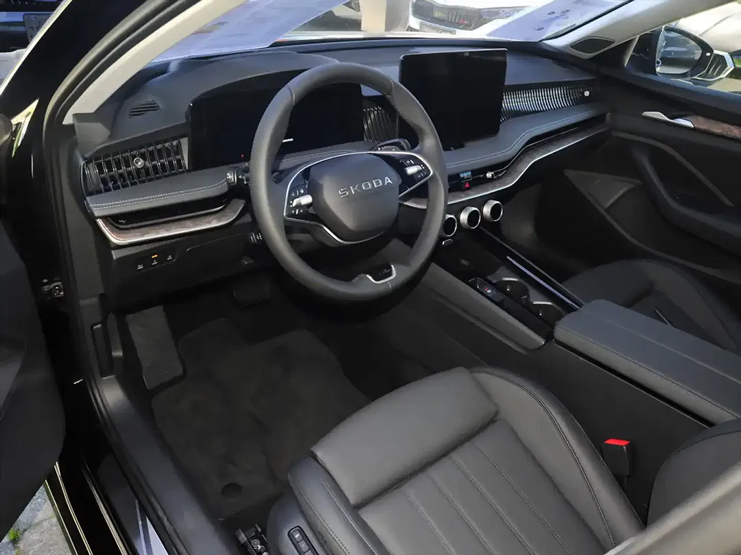 Skoda Superb - Thumbnail 10