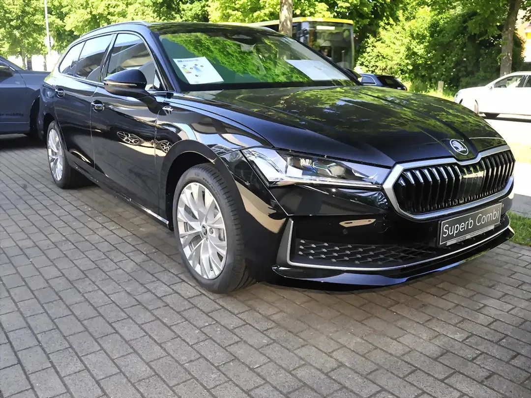 Skoda Superb - Thumbnail 2