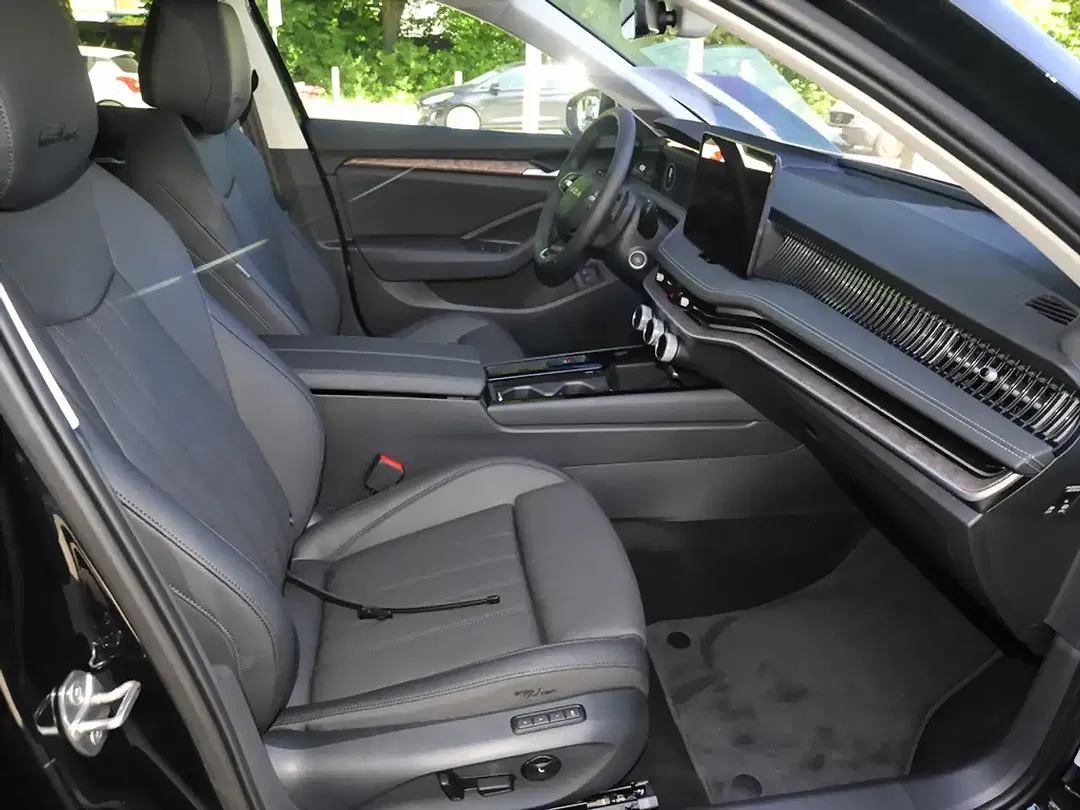 Skoda Superb - Thumbnail 8