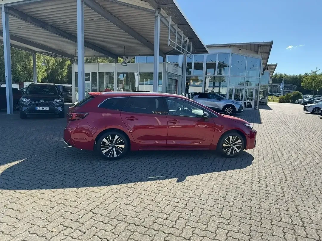 Toyota Corolla - Thumbnail 5