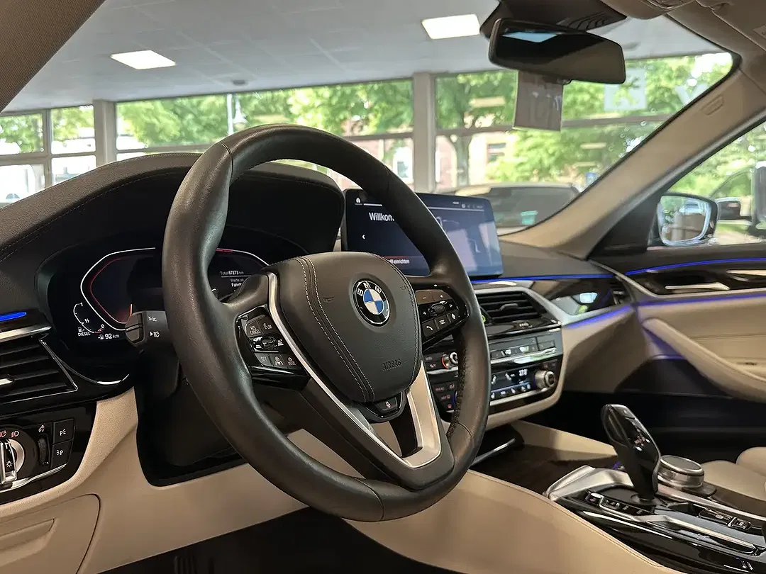 BMW 520 - Thumbnail 11