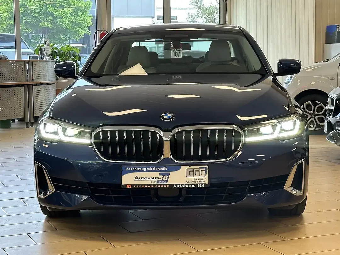 BMW 520 - Thumbnail 2