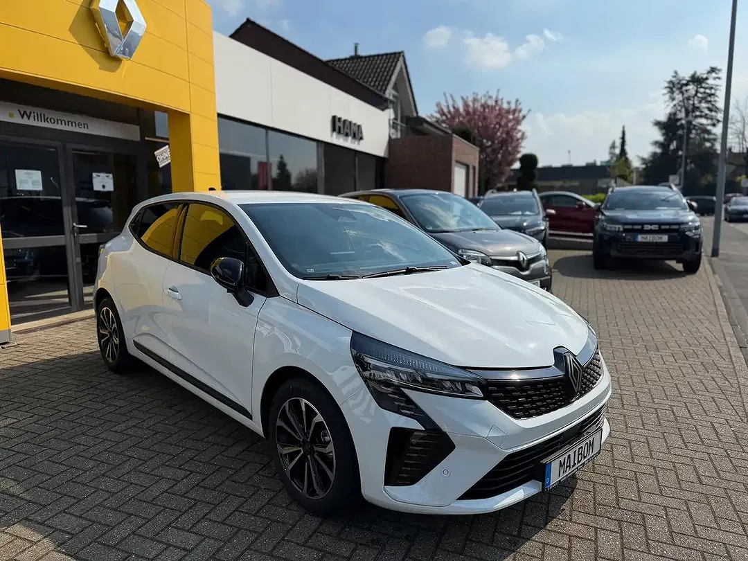 Renault Clio - Thumbnail 3