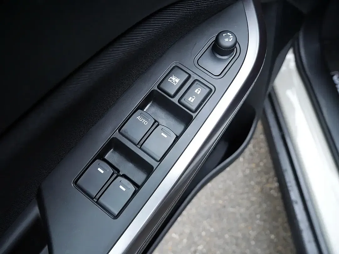 Suzuki Vitara - Thumbnail 10