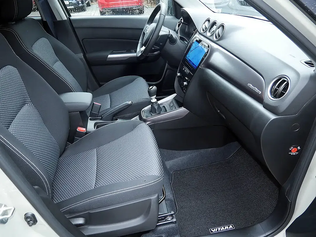 Suzuki Vitara - Thumbnail 8