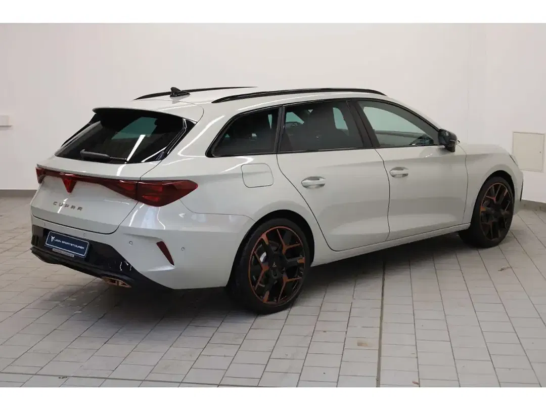 CUPRA Leon - Thumbnail 3